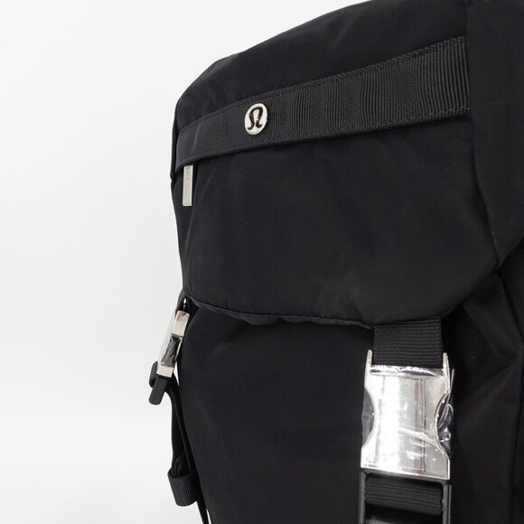 lululemon wunderlust Backpack black with silver hardware - Picture 8 of 16
